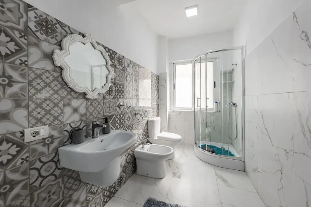 Bllok Moni Resilience 2Bedr Terrace Apartment Tirana 0*,