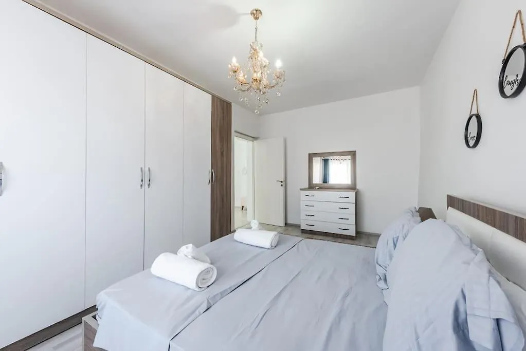 Bllok Moni Resilience 2Bedr Terrace Apartment Tirana 0*,  Albania