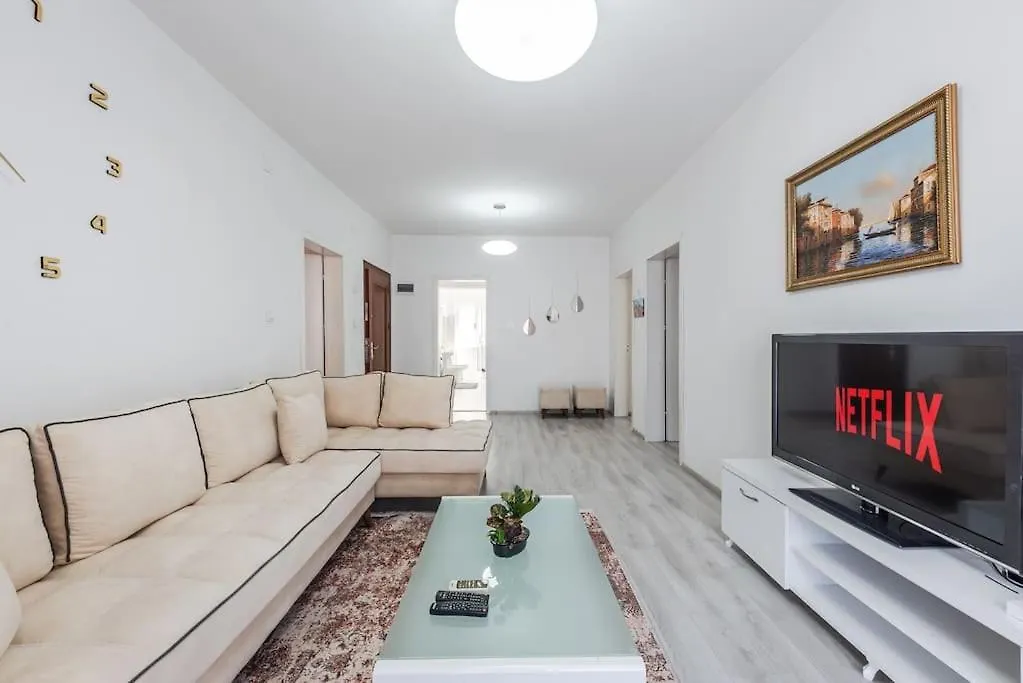 Bllok Moni Resilience 2Bedr Terrace Apartment Tirana